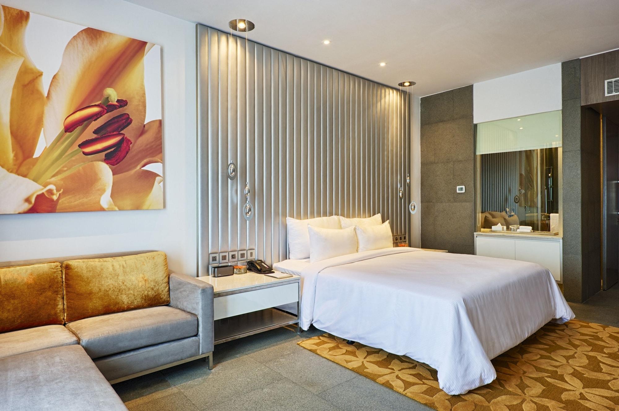Avasa Hotel Хидерабад Екстериор снимка