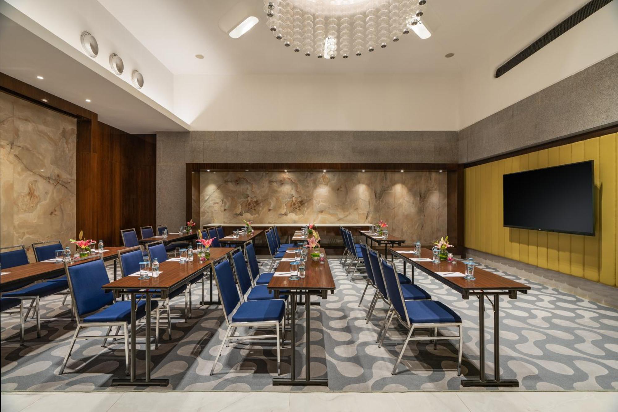 Avasa Hotel Хидерабад Екстериор снимка