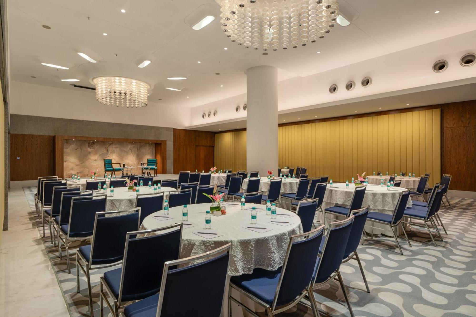 Avasa Hotel Хидерабад Екстериор снимка